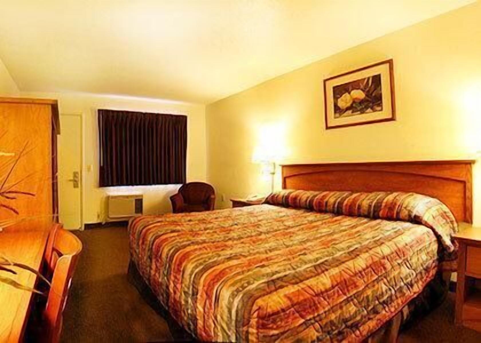 Heritage Inn San Diego Room photo